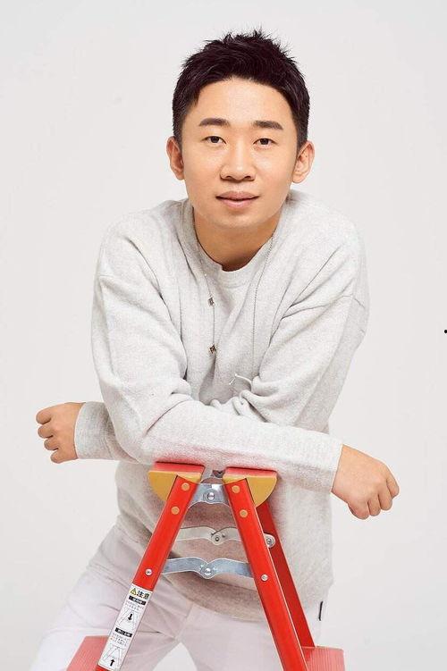 杨迪的照片,光影中的喜剧明星