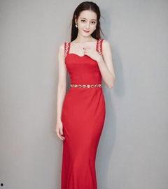 红裙明星,明星风采独领风骚